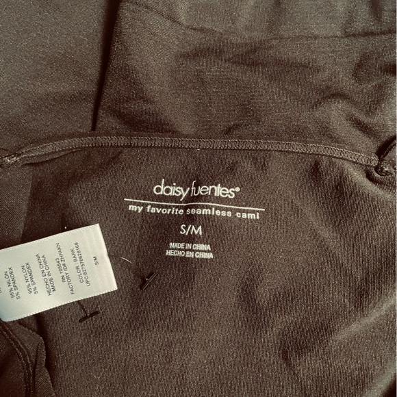 Bundle of 5 Tank  Tops 🌷SO SEAMLESS - Picture 14 of 14